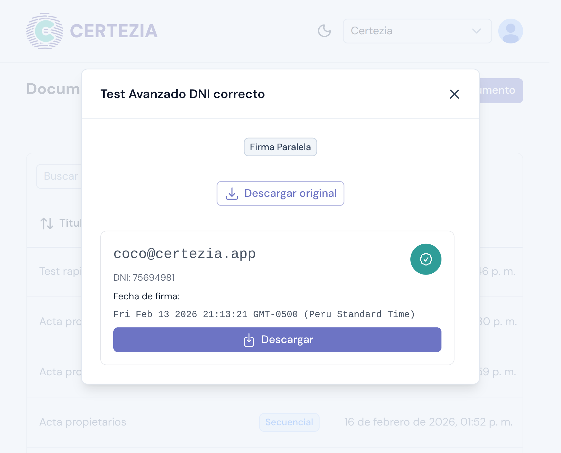 Detalle de documento firmado con estado de firma y opción de descarga en Certezia